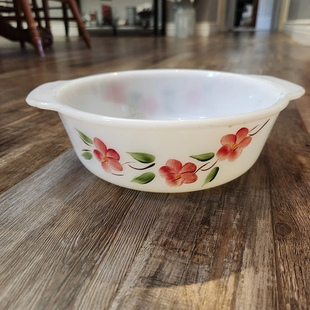 Anchor Hocking Fire-King Primrose Milk Glass Casserole Dish Vintage 9.5in Handle